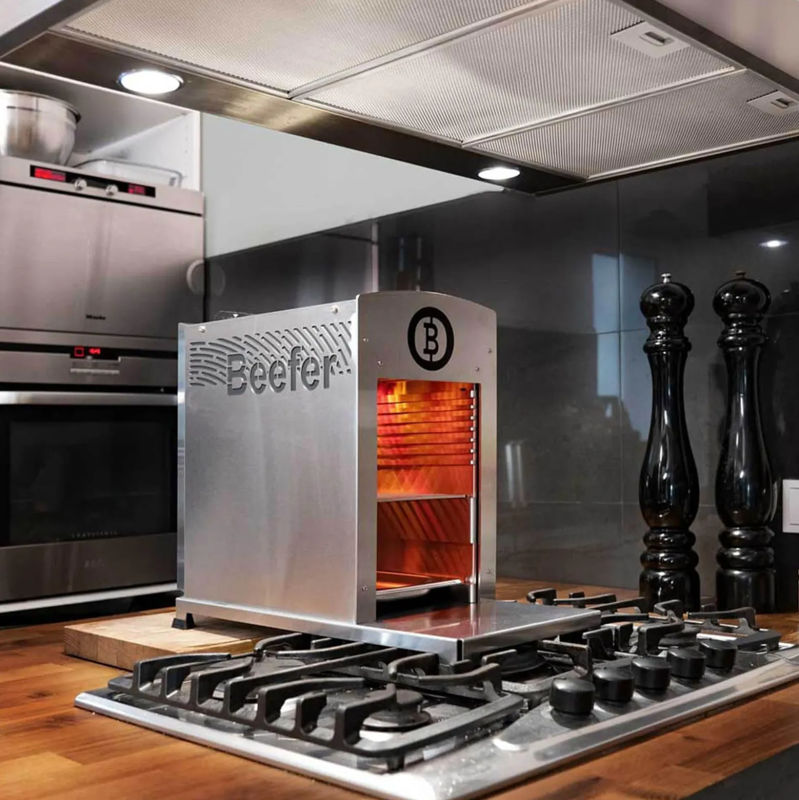 BEEFER E-BEEFER Pro 800°C Oberhitzegrill mit Kochbuch "Der BEEFER 2" im Set - 1400001-Set2