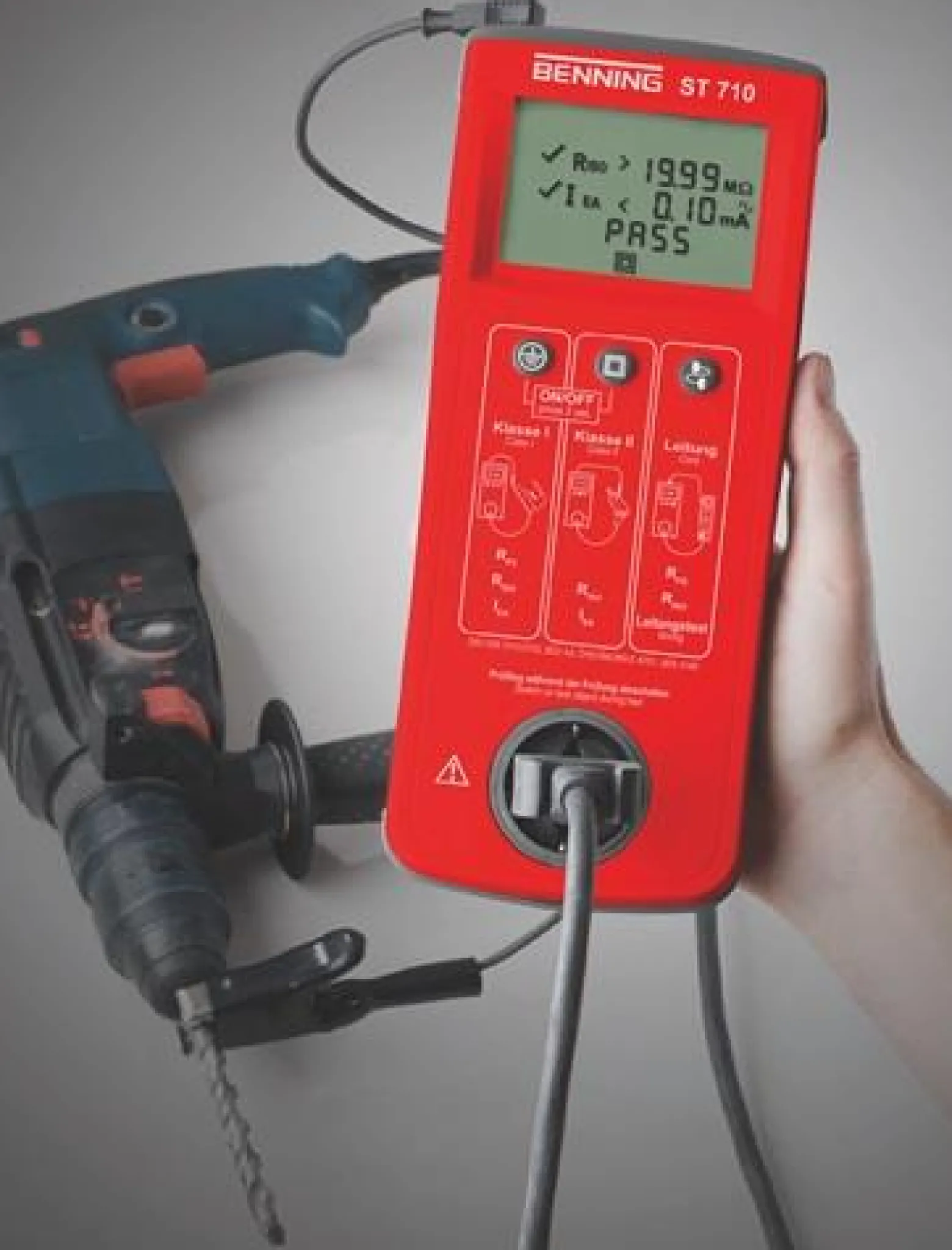 BENNING Gerätetester ST 710 2500 Prüflinge/mit Prüfgerät/Prüfleitung L270xB115xH55mm - 50308