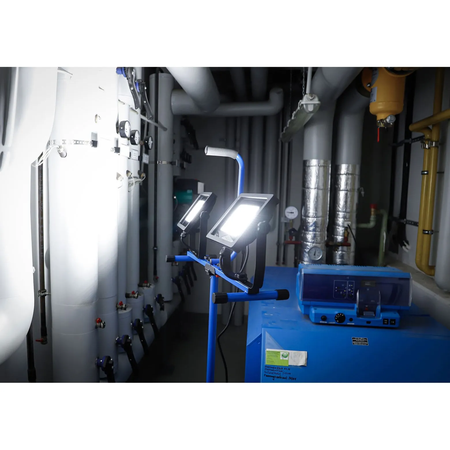 BGS Duo-SMD-LED-Arbeits-Strahler mit Stativ 2 x 70 W - 85338