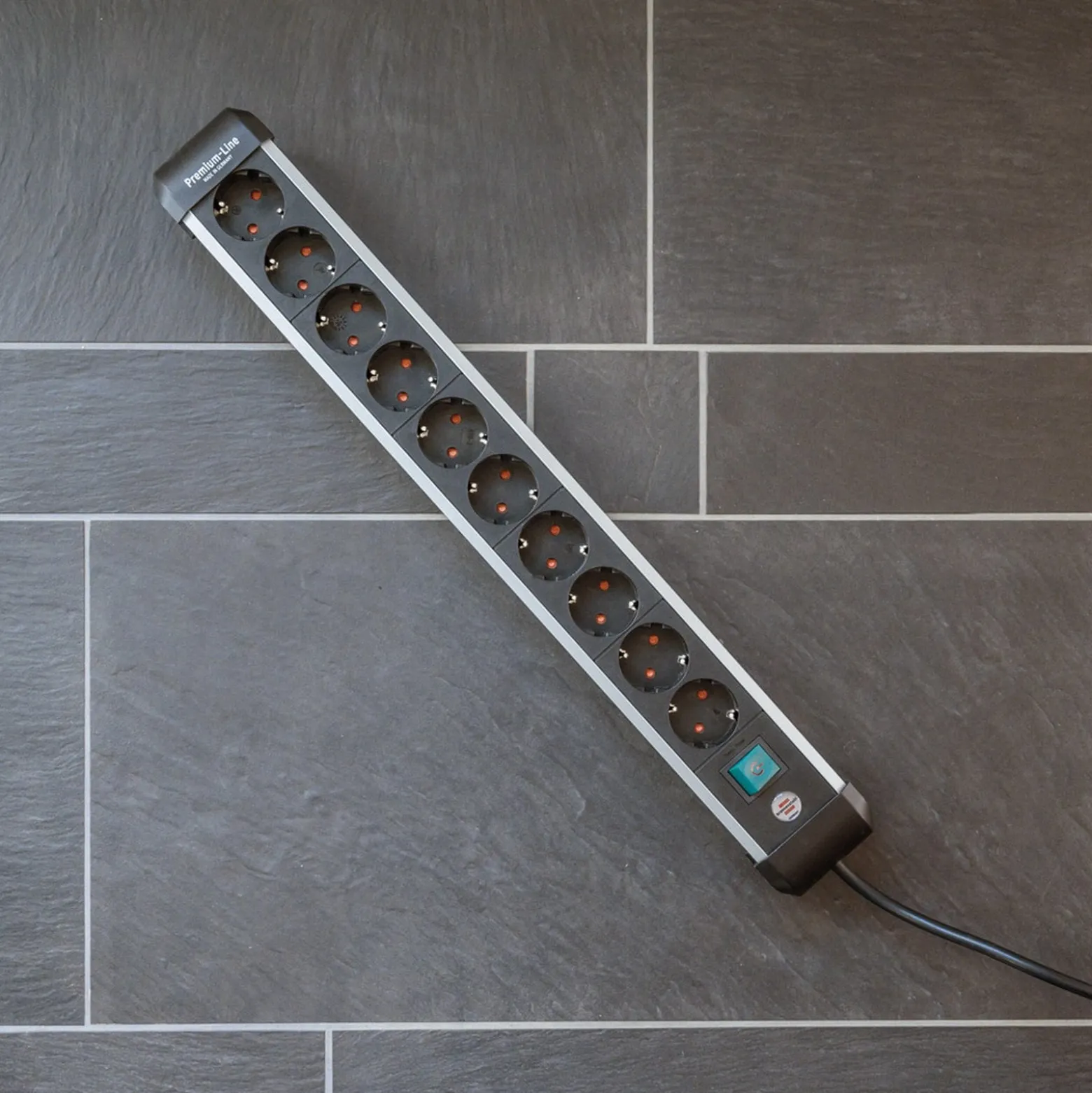 Brennenstuhl Premium-Alu-Line Steckdosenleiste mit Schalter 8-fach 3 m H05VV-F 3G1,5 - 1391030800
