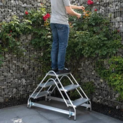 Günzburger Steigtechnik Arbeitspodest beidseitig begehbar Aluminium geriffelt 2 x 2 Stufen - 050059