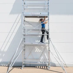 Günzburger Steigtechnik Klappgerüst 0,75 x 1,8 m mit Ausleger Plattformhöhe 3,8 m - 115139