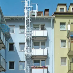 Günzburger Steigtechnik mehrzügige Steigleiter mit Rückenschutz (Notleiter) Stahl verzinkt 12,12 m - 520230