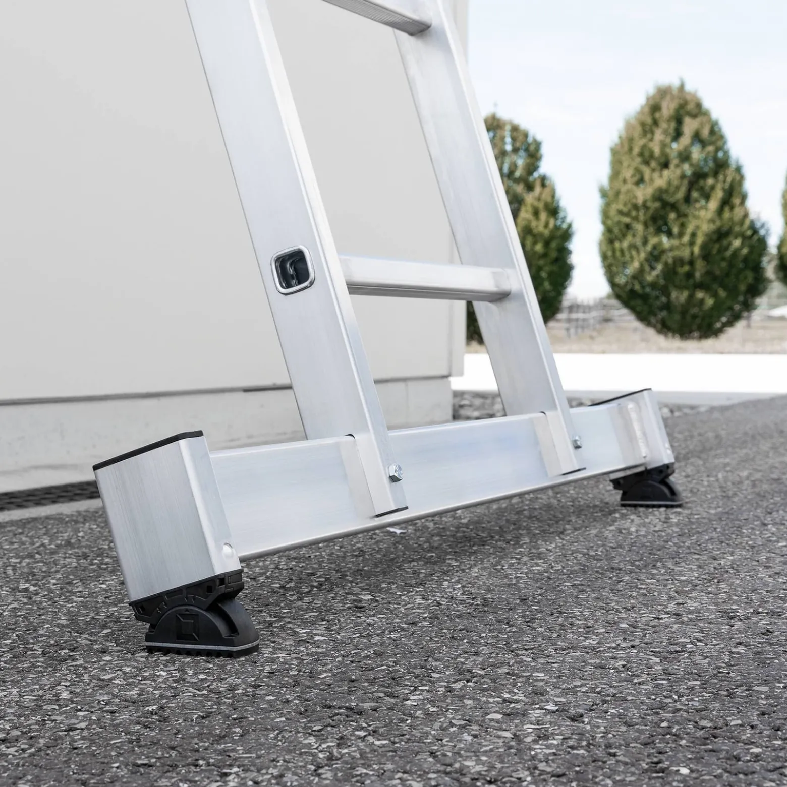 Günzburger Steigtechnik Mehrzweckleiter 2tlg. mit nivello-Traverse 2 x 8 Sprossen - 031216