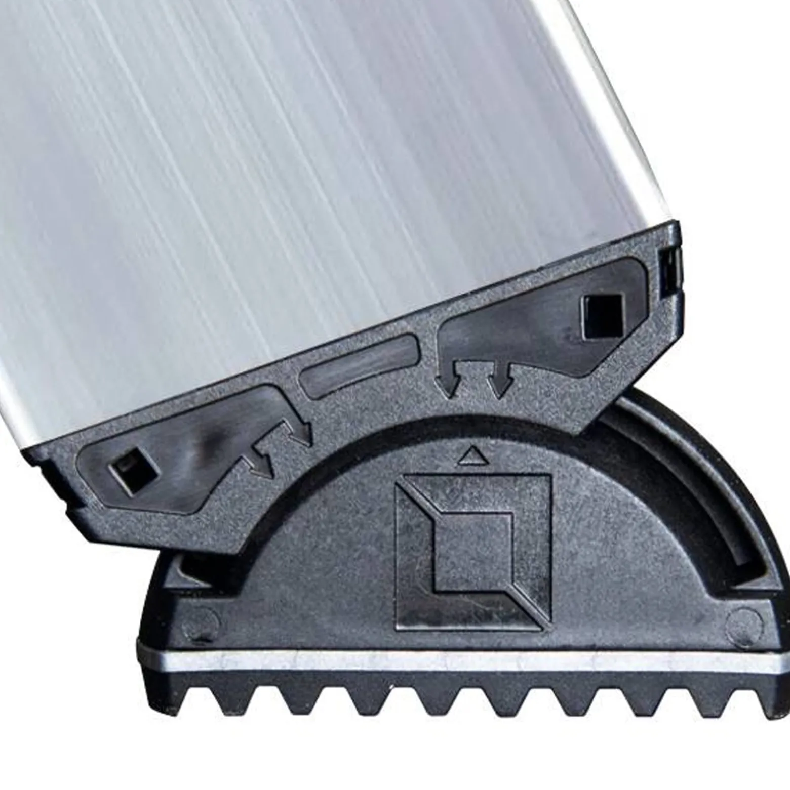 Günzburger Steigtechnik Mehrzweckleiter 3tlg. mit nivello-Traverse 3 x 7 Sprossen - 011107