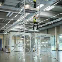 Günzburger Steigtechnik Rollgerüst 1,35 x 2,45 m mit Ausleger & Doppel-Plattform Plattformhöhe 5,35 m - 168535