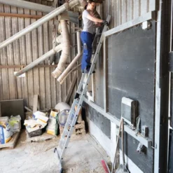 Günzburger Steigtechnik Stufen-Anlegeleiter mit Standard-Traverse 12 Stufen - 040612