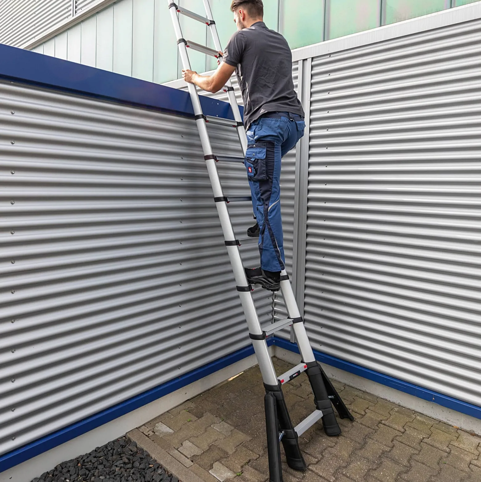 Günzburger Steigtechnik Stufen-Teleskopleiter Prime Line 9 Stufen - 115463