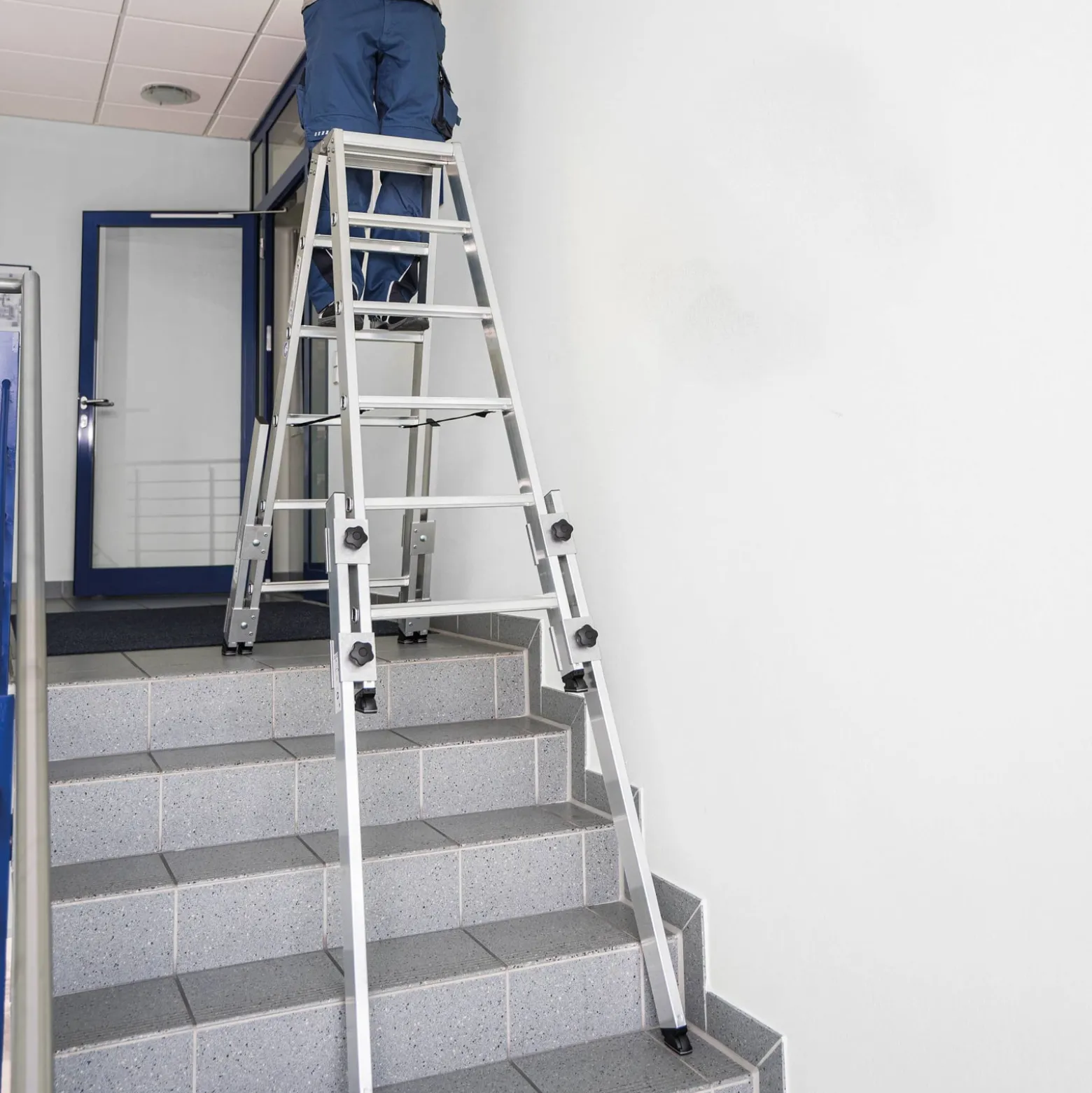 Günzburger Steigtechnik Stufen-Stehleiter treppengängig 2 x 5 Stufen - 042710