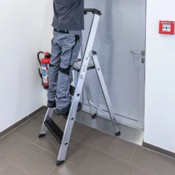 Günzburger Steigtechnik Stufen-Stehleiter einseitig begehbar mit clip-step relax 3 Stufen - 042103