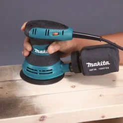 Makita BO5031J Exzenterschleifer 125 mm 300 W im MAKPAC