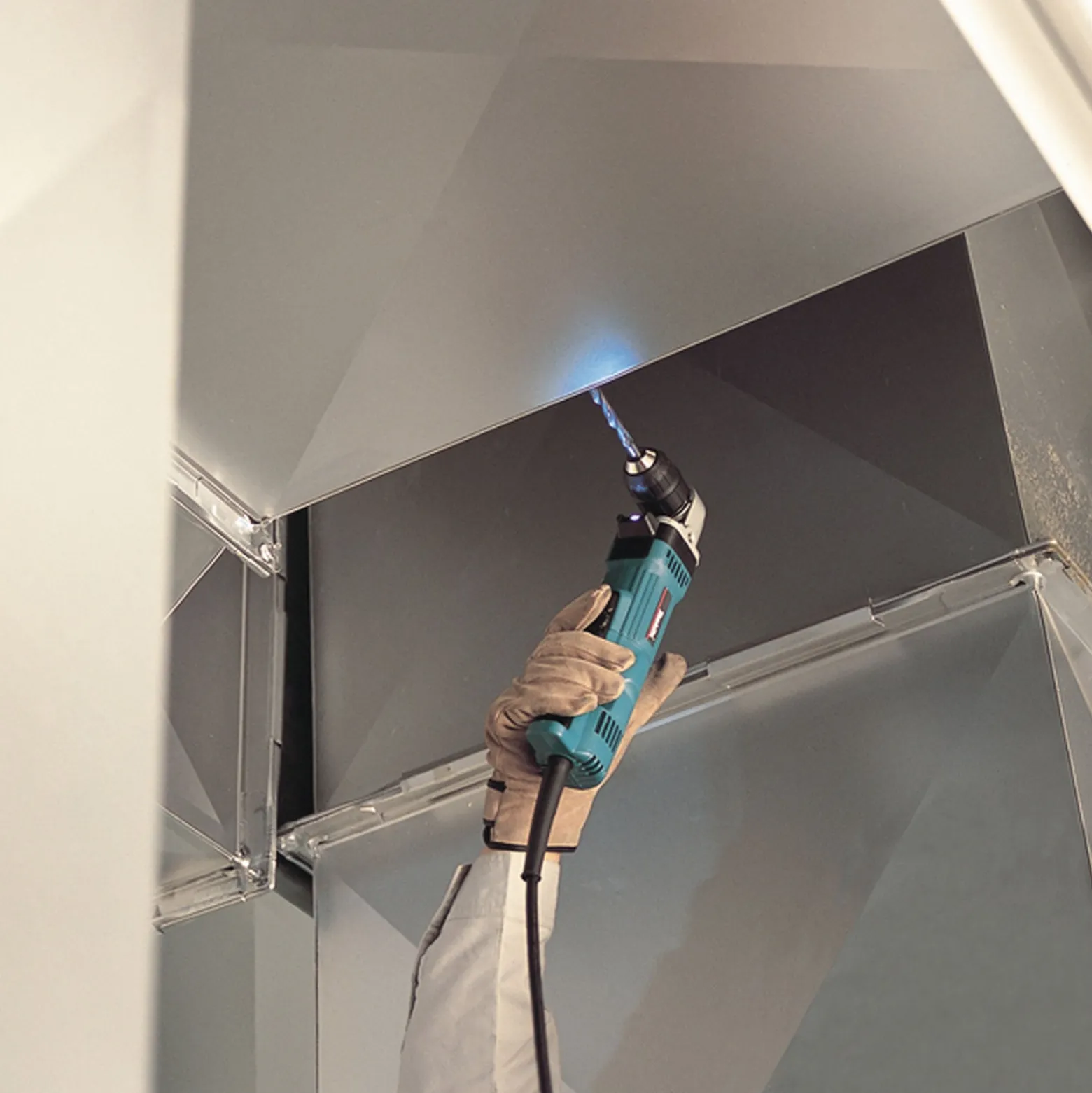 Makita DA3011FJ Winkelbohrmaschine 450 W SSBF im MAKPAC