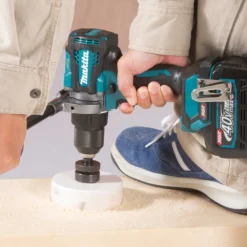 Makita DF001GD201 Akku-Bohrschrauber 40V / 2,5 Ah, 2 Akkus + Ladegerät im MAKPAC
