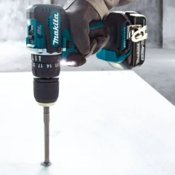 Makita DHP487RAJ Akku-Schlagbohrschrauber 18V / 2x 2,0 Ah Akku + Ladegerät im MAKPAC