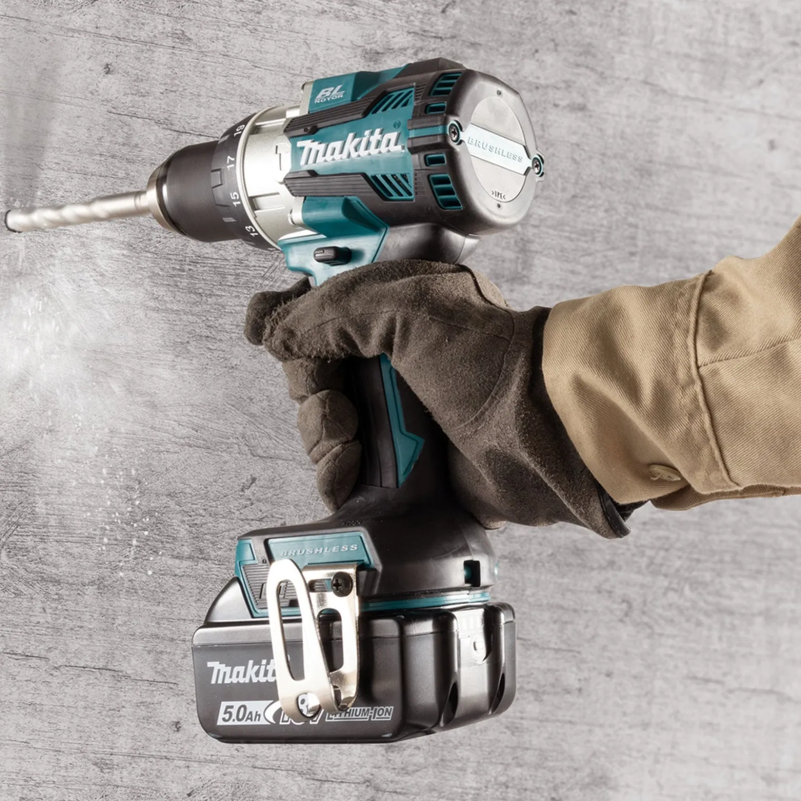 Makita DHP489RTJ Akku-Schlagbohrschrauber 18 V / 2x 5,0 Ah Akku + Ladegerät im MAKPAC
