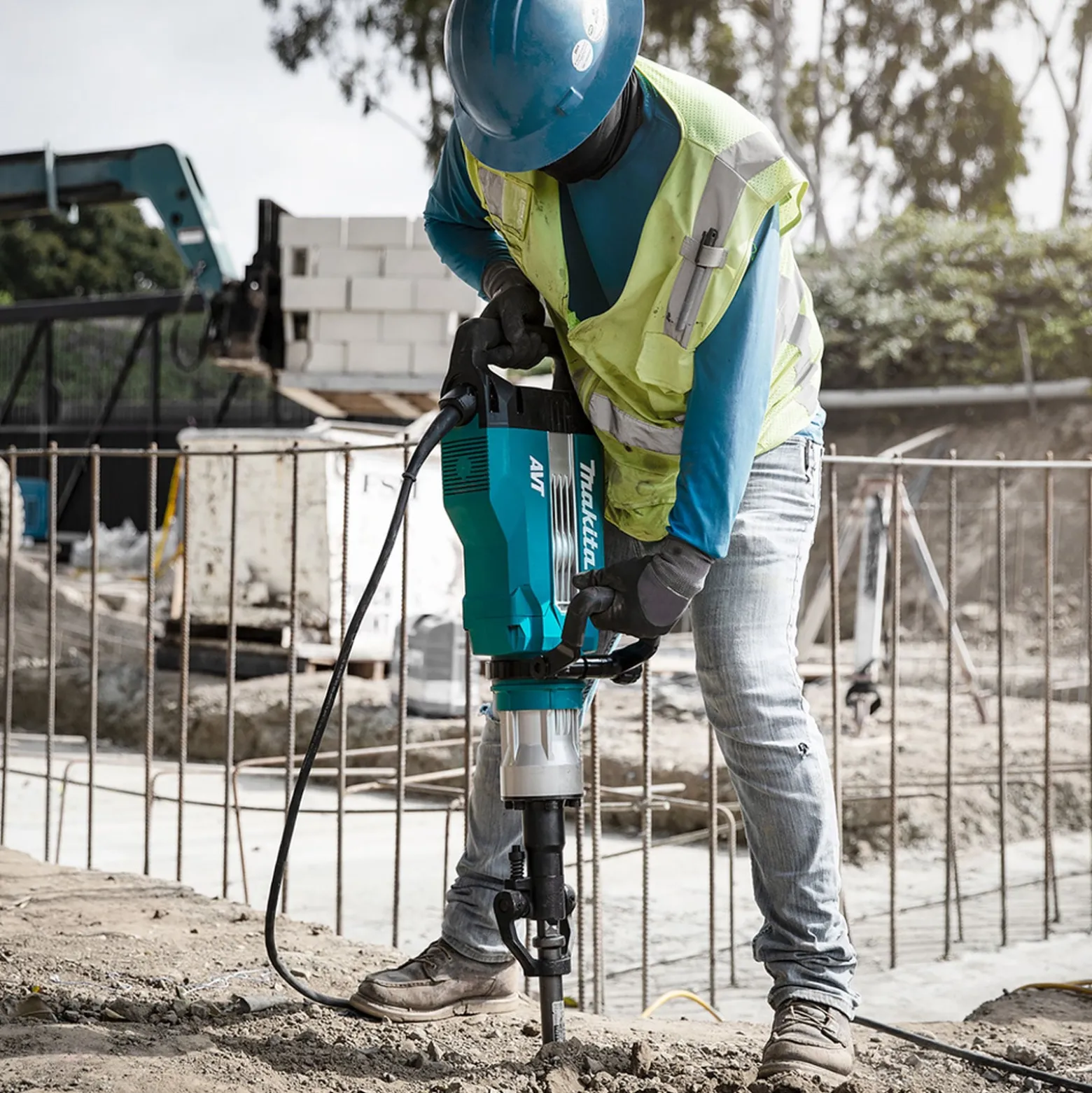 Makita HM1512 Stemmhammer für Makita 28,6mm 1.850 W im Koffer