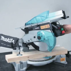 Makita LH1040F Kapp- und Gehrungssäge 1.650 W
