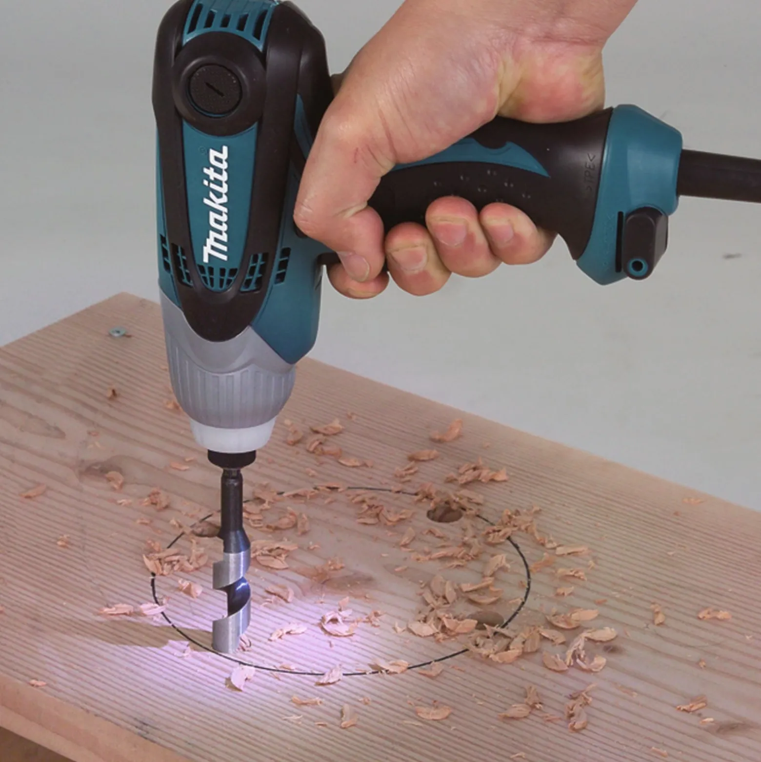 Makita TD0101FJ Schlagschrauber 100 Nm 230 W