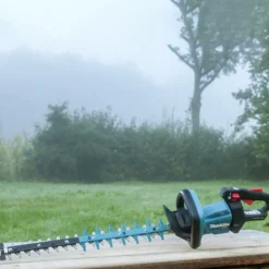 Makita UH004GD201 Akku-Heckenschere 60 cm 40V max. / 2x 2,5 Ah Akku + Ladegerät
