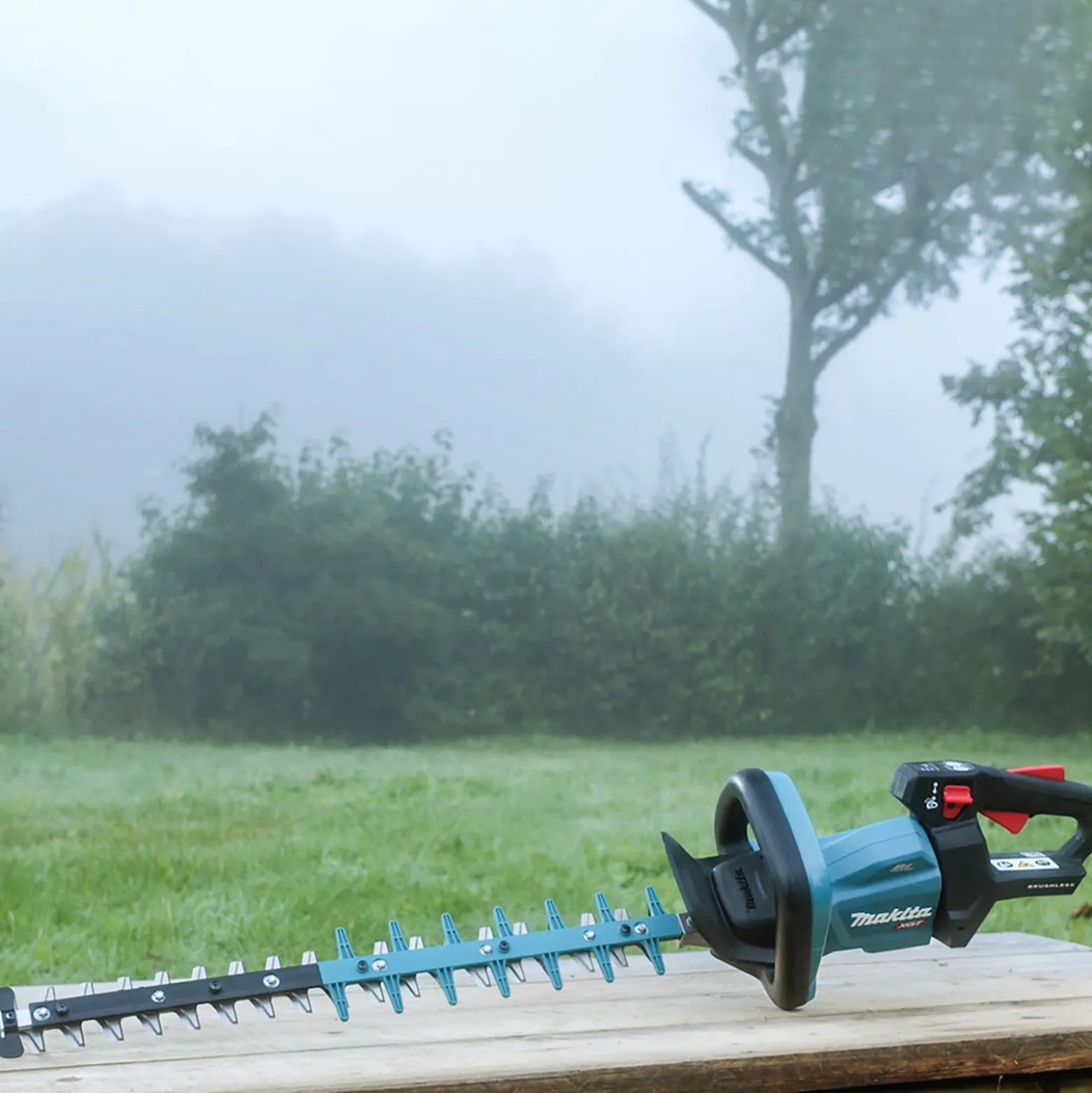 Makita UH004GD201 Akku-Heckenschere 60 cm 40V max. / 2x 2,5 Ah Akku + Ladegerät