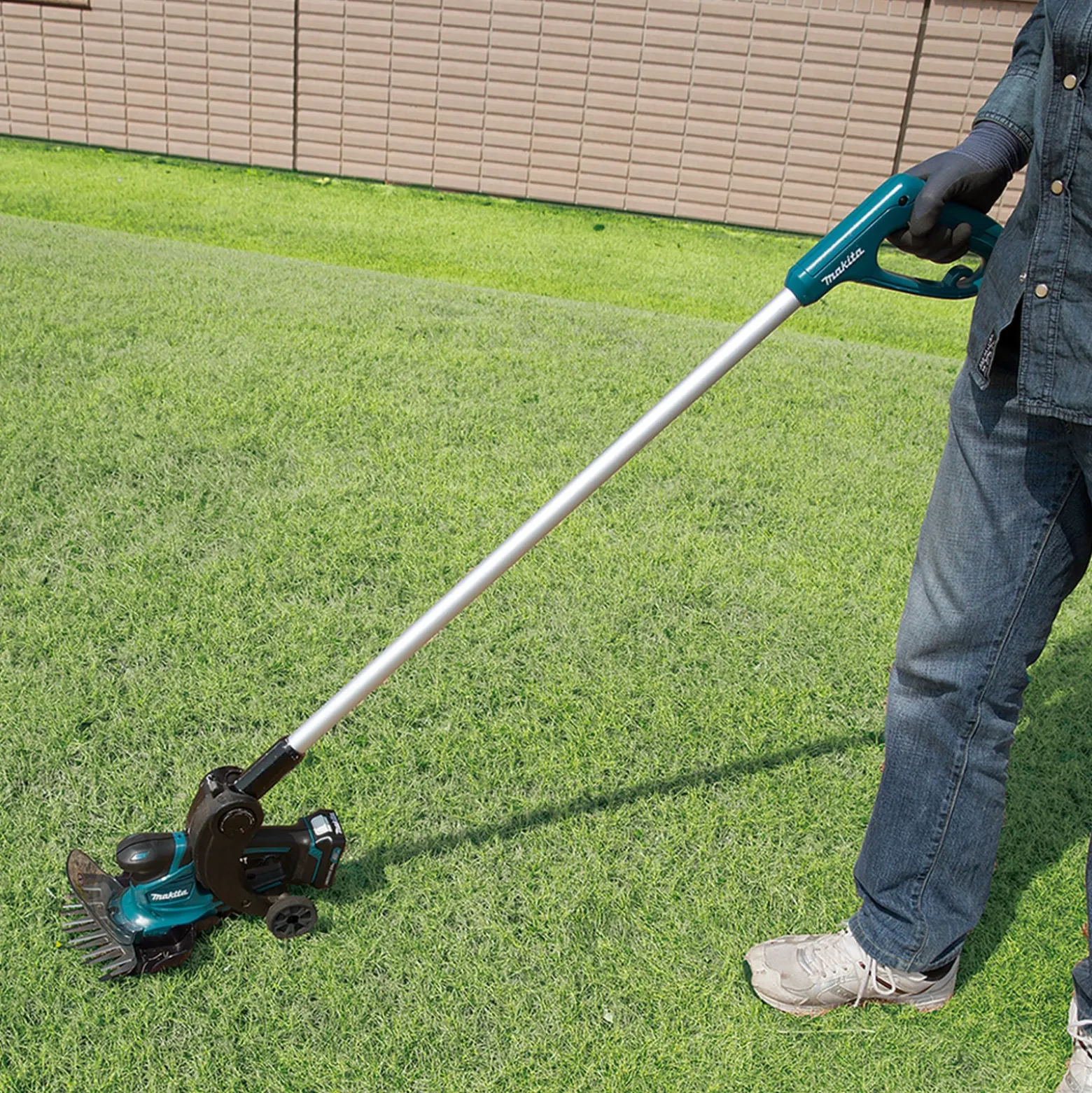 Makita UM600DZX Akku-Gras- / Strauchschere 12V max. Solo