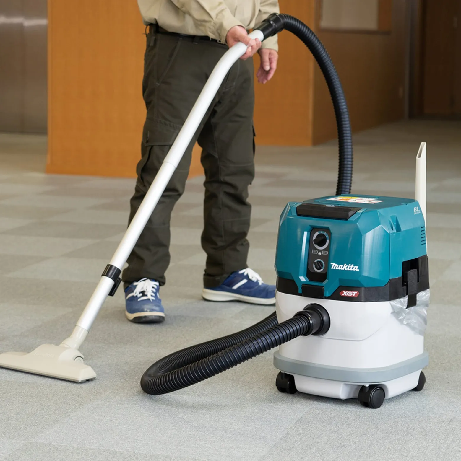 Makita VC003GLZ Akku-Staubsauger 15L 40V max.nass+trocken Solo